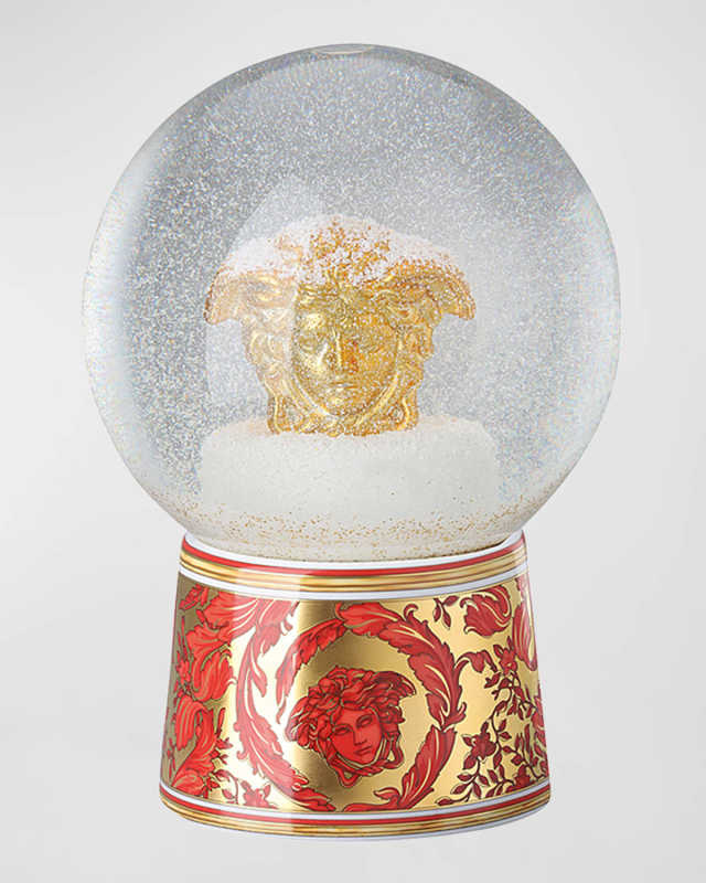 Medusa Garland Red Snow Globe