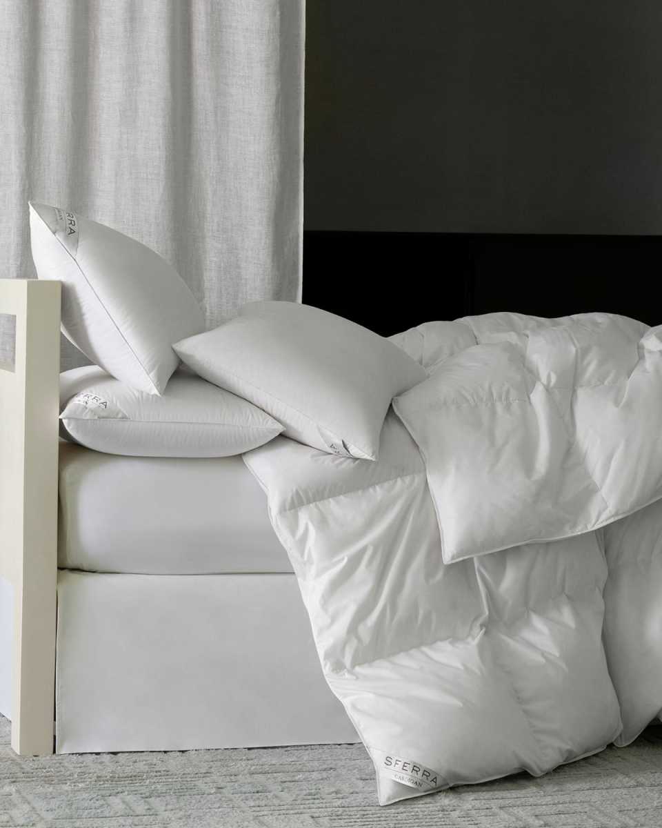 800-Fill European Down Medium Weight Duvet, QUEEN