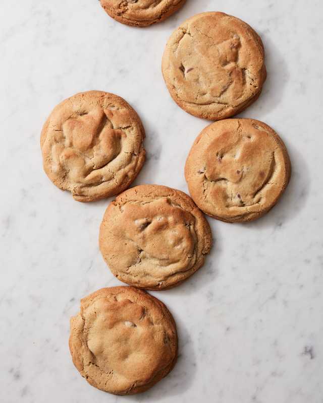 Milk Chocolate Caramel Sea Salt Oversized Cookies, 1 Dozen