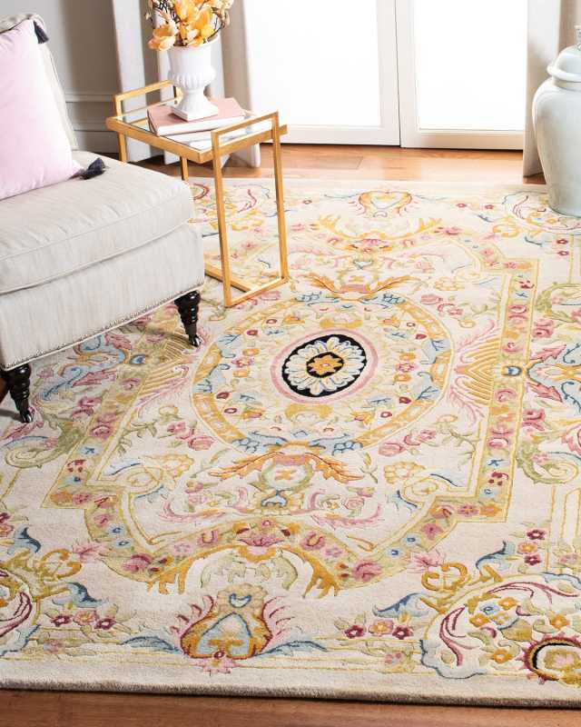 Feather Medallion Rug, 5' x 8'