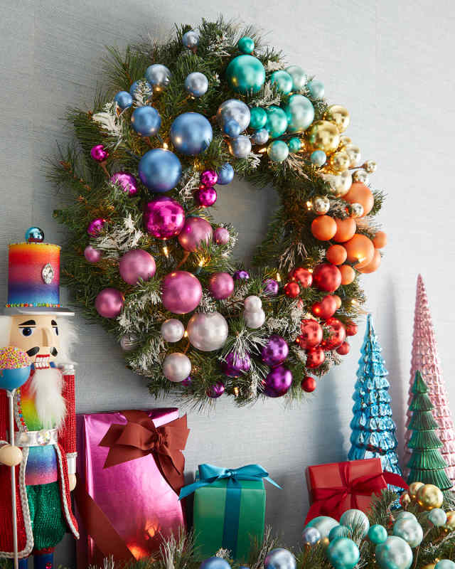 28" Bright Holiday Prelit Wreath
