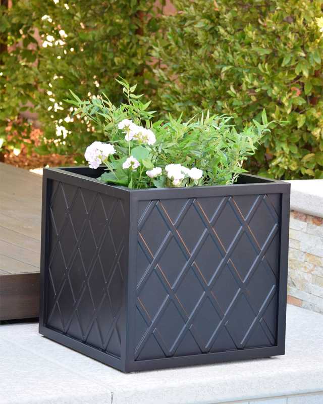 Lattice Outdoor 24" Large Square Planter Box