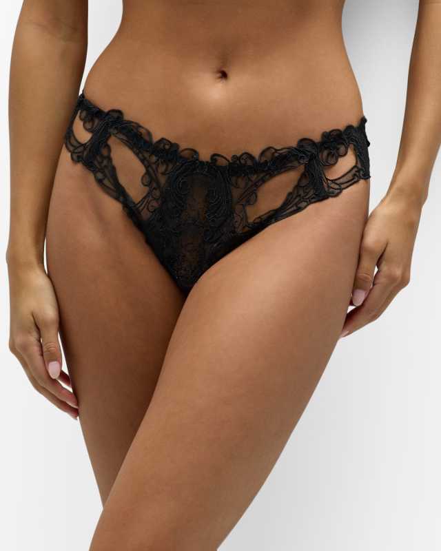 Soir de Venise Cutout Lace String Thon