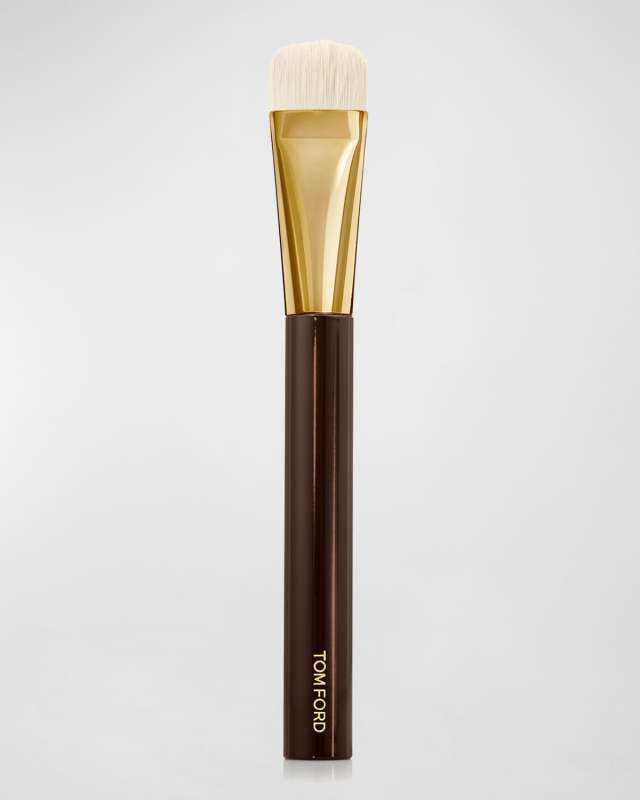 Shade and Illuminate Foundation Brush 2.5