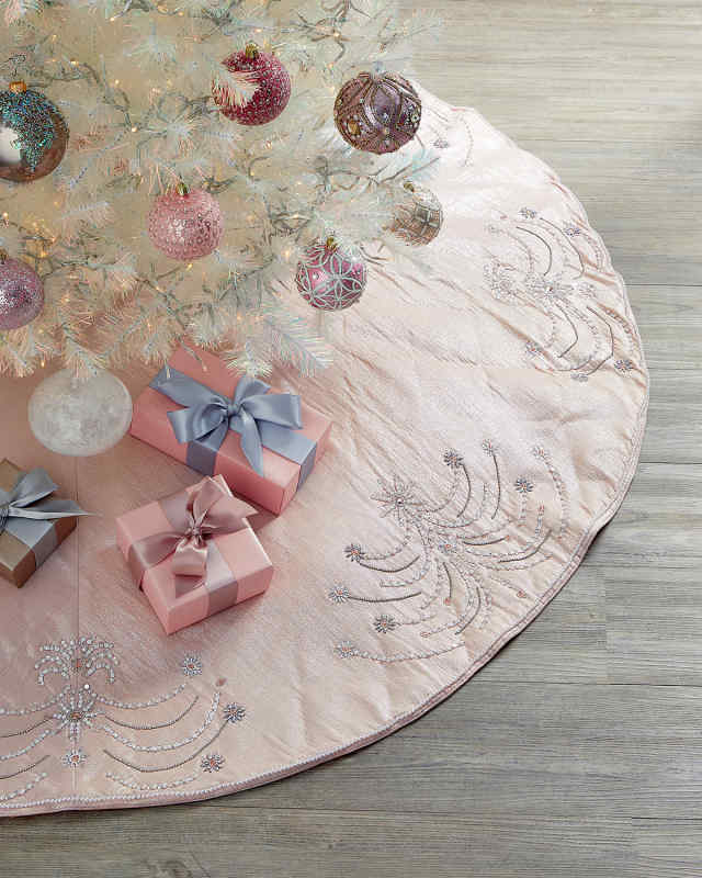 64" Frosted Bloom Tree Skirt