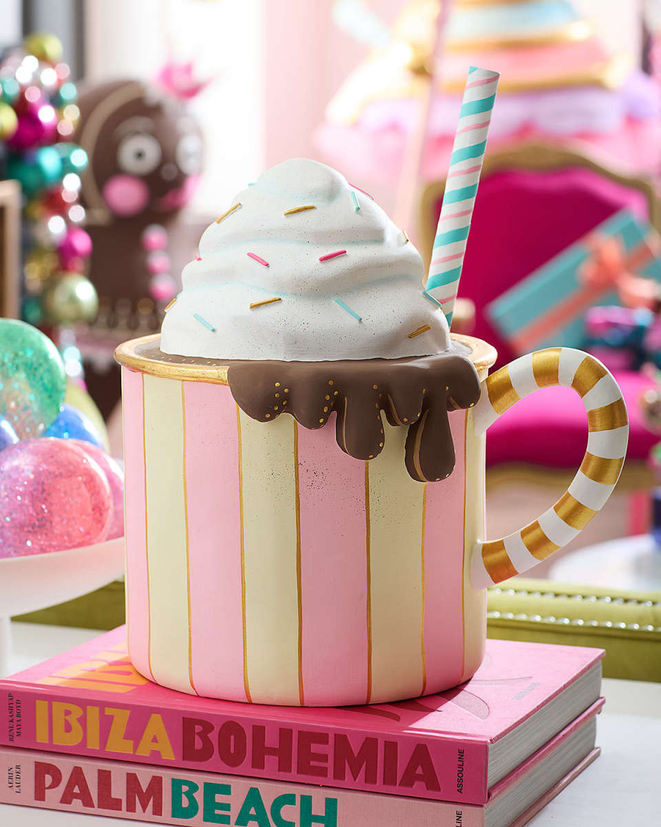 Hot Chocolate Christmas Display, 15.5"