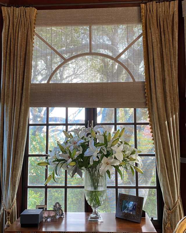 Lily Casablanca in Stripe Cut Vase
