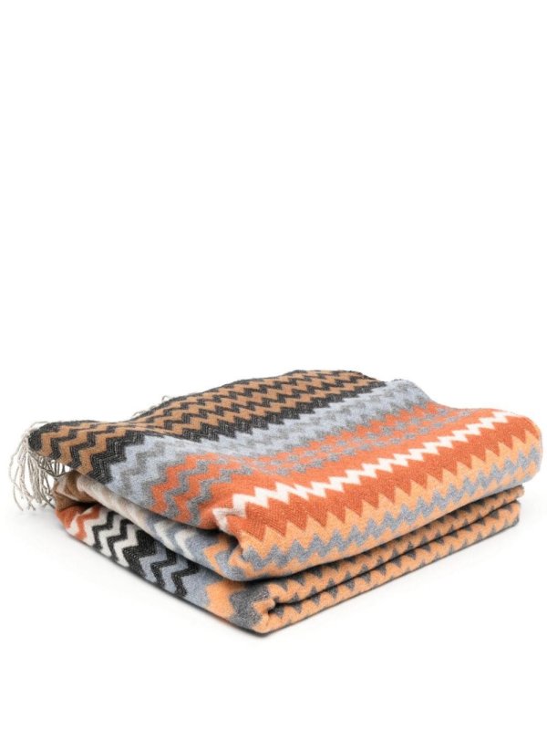wool-blend zig-zag blanket