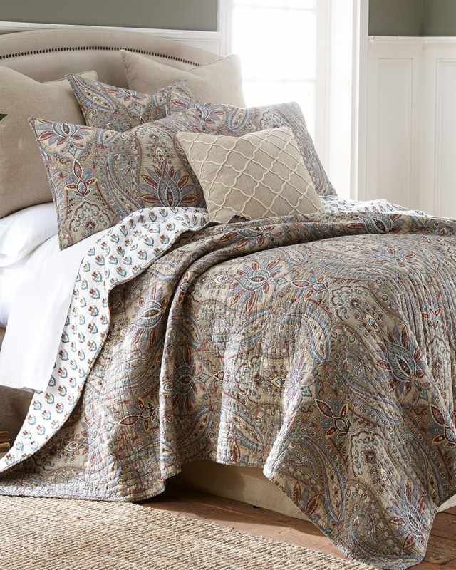 Kasey Quilt Set