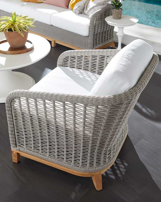 Pacifica Outdoor Lounge Chair