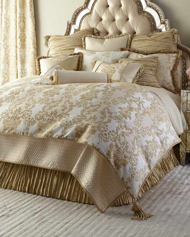 Antoinette Dust Skirt,