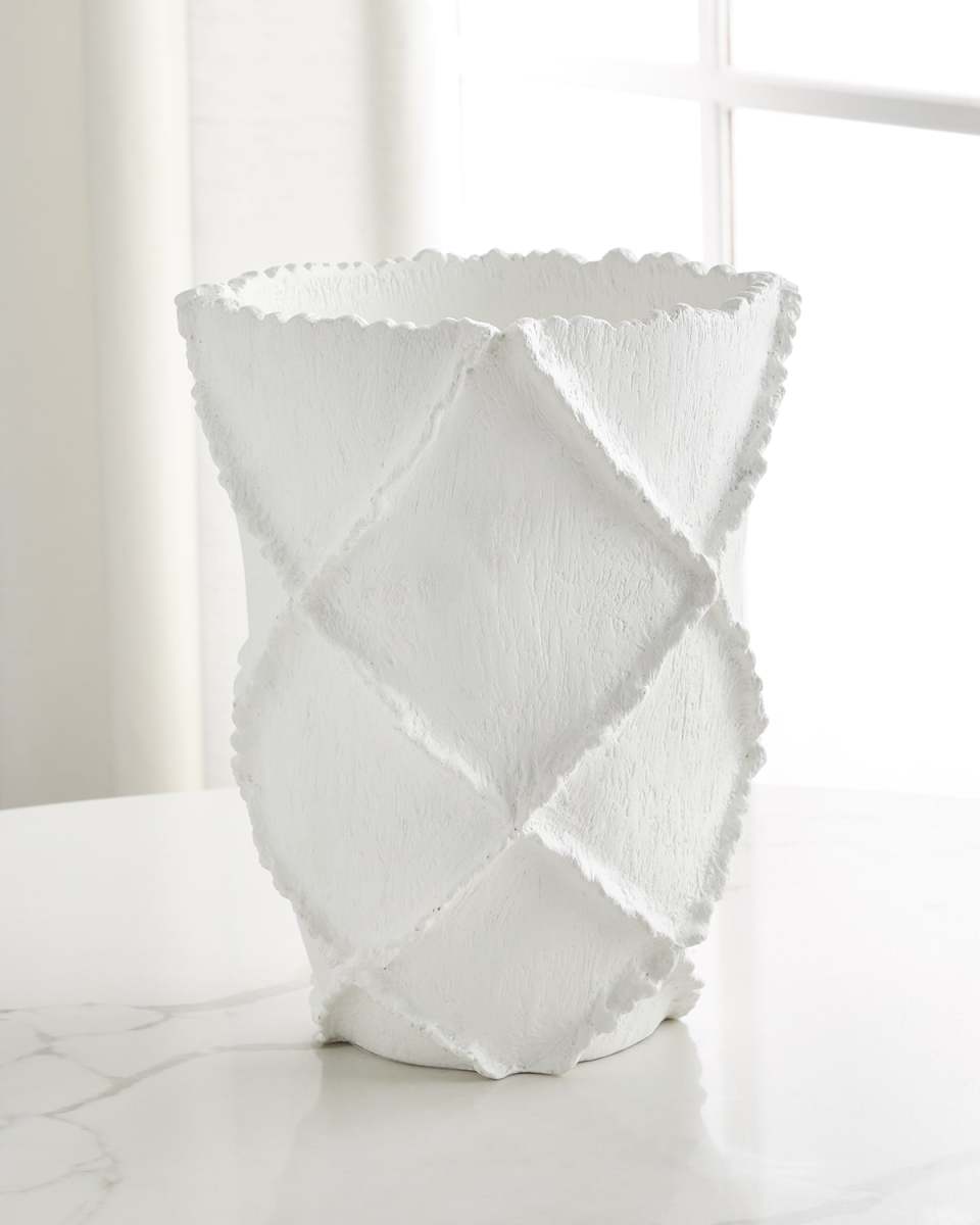 Leila Traditional Decorative Vase