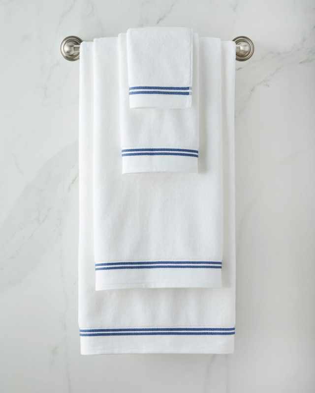 Aura Hand Towel