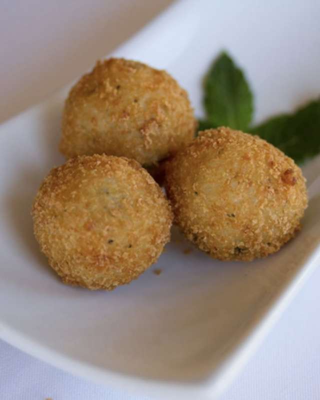 Arancini with Gouda Rice Balls, 10 Pieces - Serves 5-10