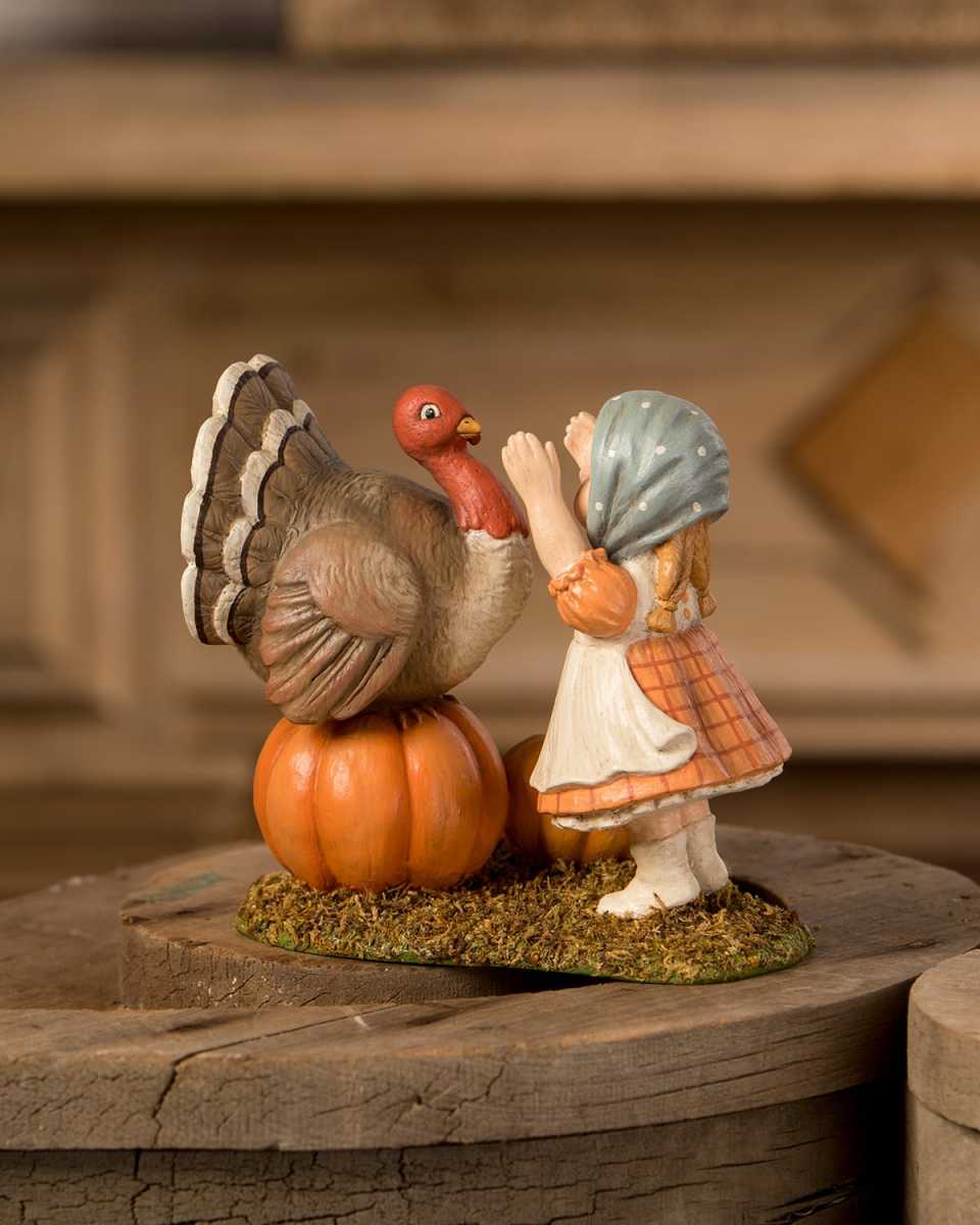 Trudy With Turkey Thanksgiving Decor